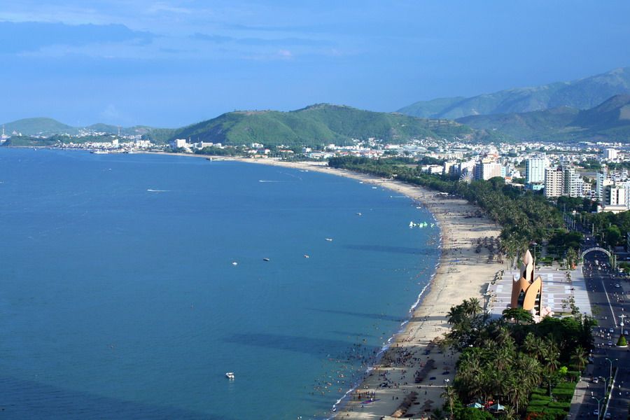 bo khdt da co luc di o to duong ven bien nha trang khong thay bien chi thay resort hinh 2